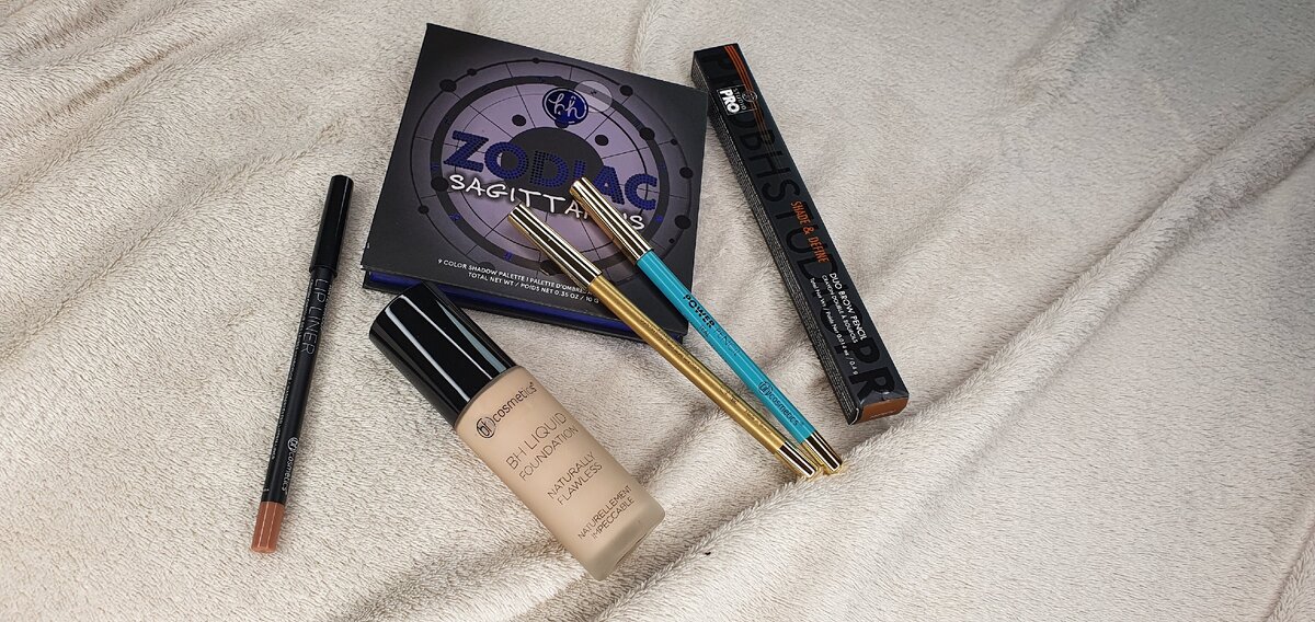 Бюджетный бренд BH COSMETICS, в данный момент у меня 7 палеток от этого бренда и я получаю каллосальное удовольствие  от качества теней! Так же у них очень классный тон, четверки румян, карандаши для губ и для глаз. Люблю и советую!!!