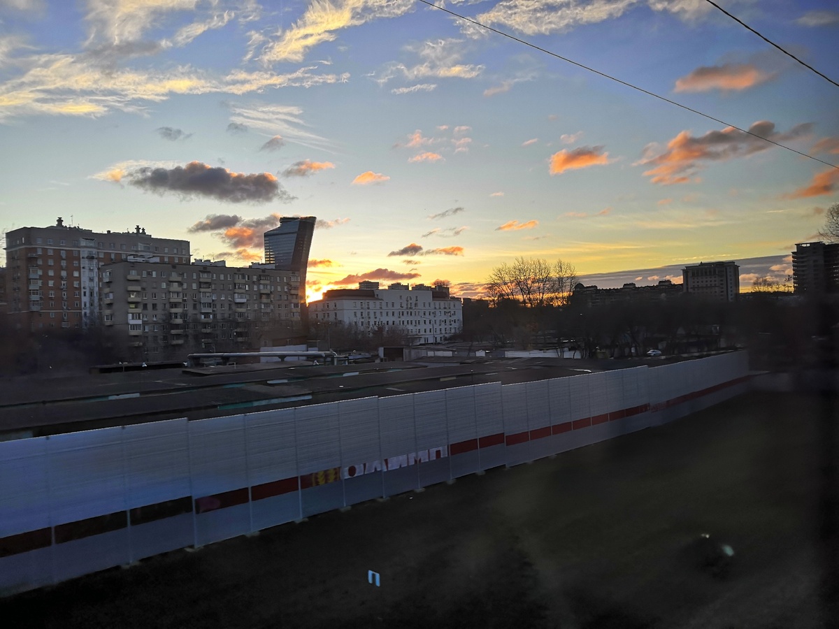 Из окна ласточки