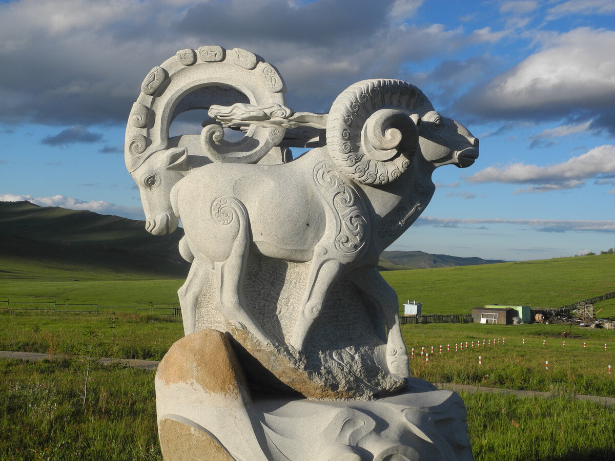Айсурат Монголия