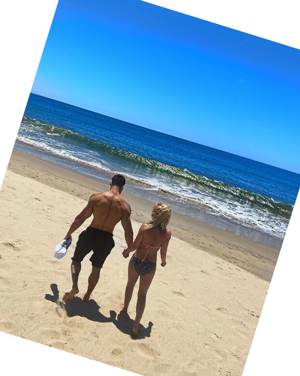 instagram.com/britneyspears Бритни на пляже