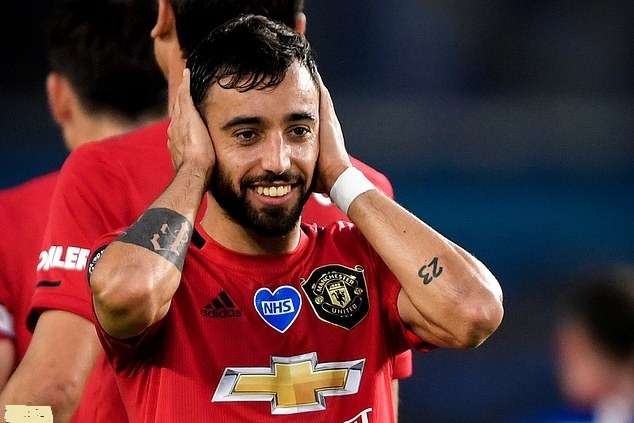 Шпоры упустили подписание Фернандеса, прежде чем он совершил переход в "Юнайтед" 