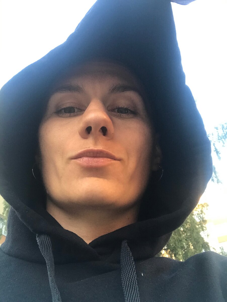 У меня появилась какая-то непонятная пигментация над верхней губой