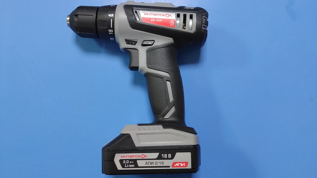 Шуруповерт Интерскол ДА18ЭР.