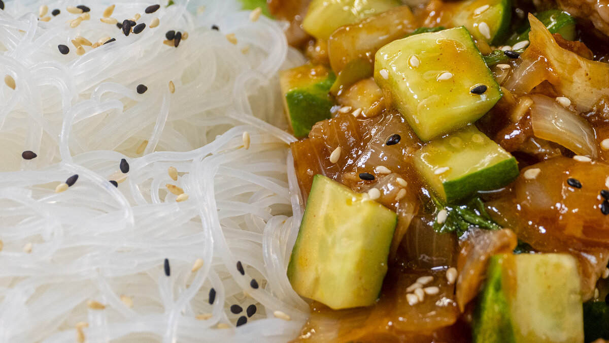 Фунчоза со свининой и овощами