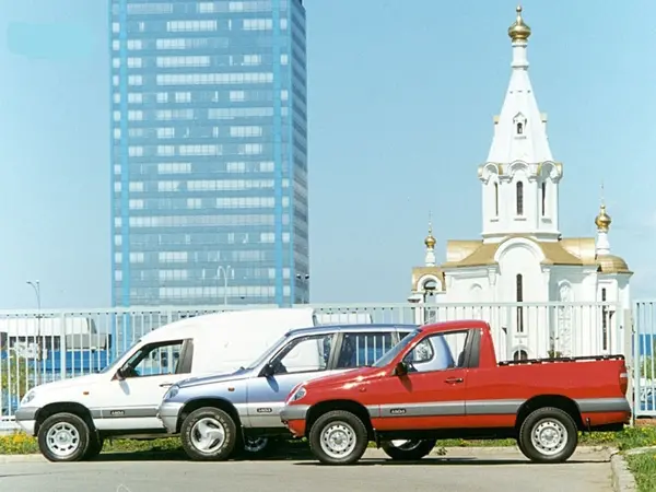 Chevrolet Niva даже была разработана в нескольких версиях, в том числе в качестве пикапа или фургона.