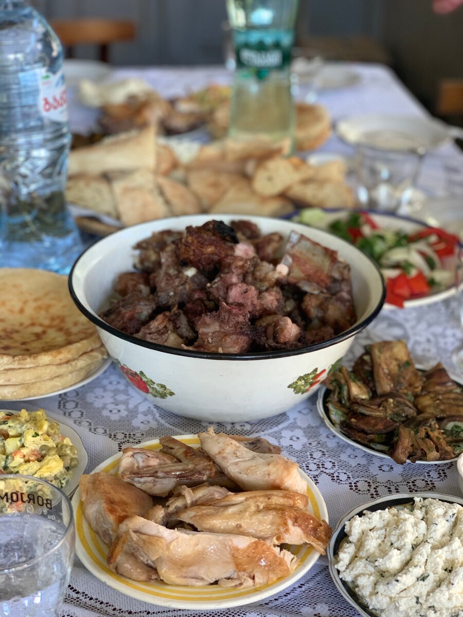 Застолье с шашлыком