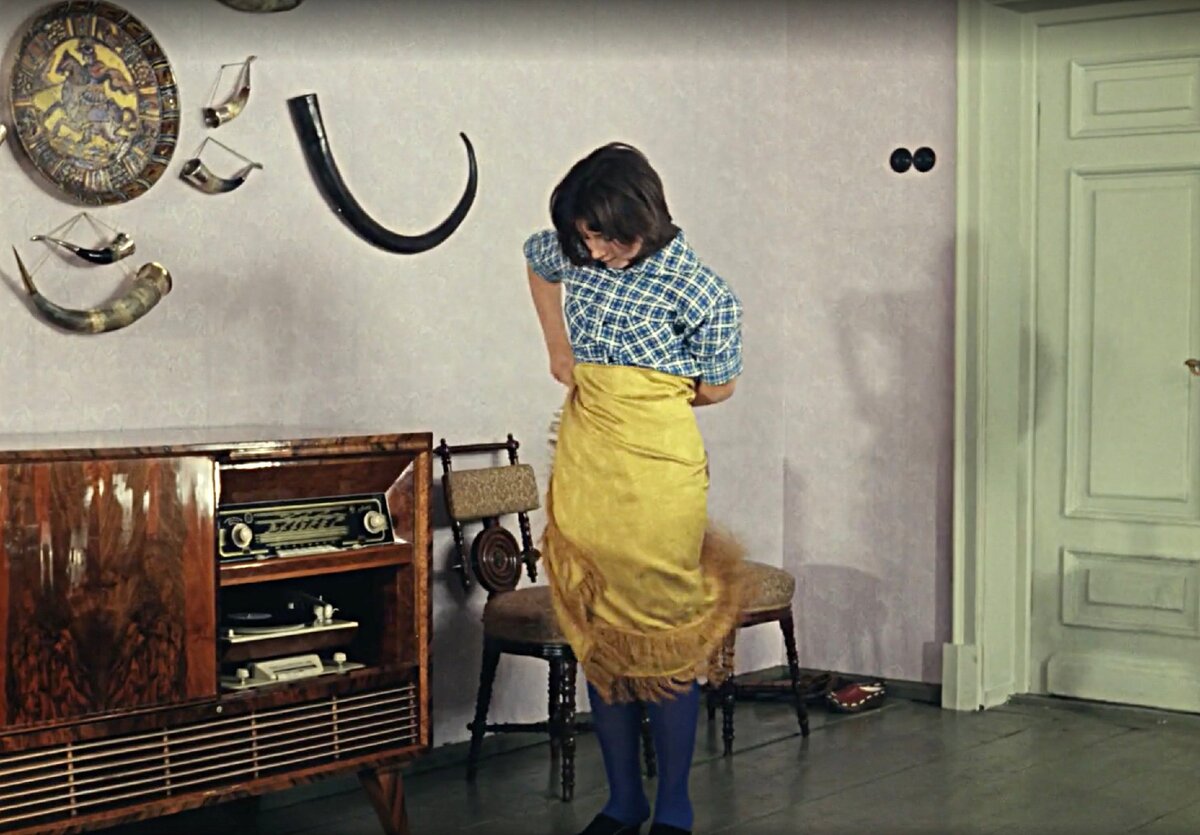 Кадр из х/ф «Кавказская пленница, или Новые приключения Шурика», режиссер Леонид Гайдай, 1966 год.