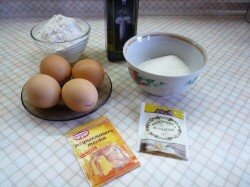 ШАГ 1:
Подготовьте все ингредиенты для шифонового бисквита. Берите форму диаметром 20 см, лучше всего разъемную.