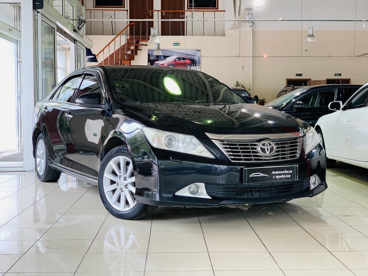 Toyota Camry 2.5 AT (181 л.с.) 2012 