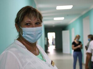 Гости прошли по новым кабинетам и палатам, оценили качество ремонта, новое оборудование и условия для пациентов.