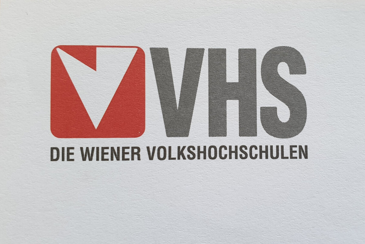 VHS - Die Wiener Volkhochschulen можно перевести как «Венские общеобразовательные курсы». И предложений здесь огромное количество, от танцев до обучения кулинарному мастерству.