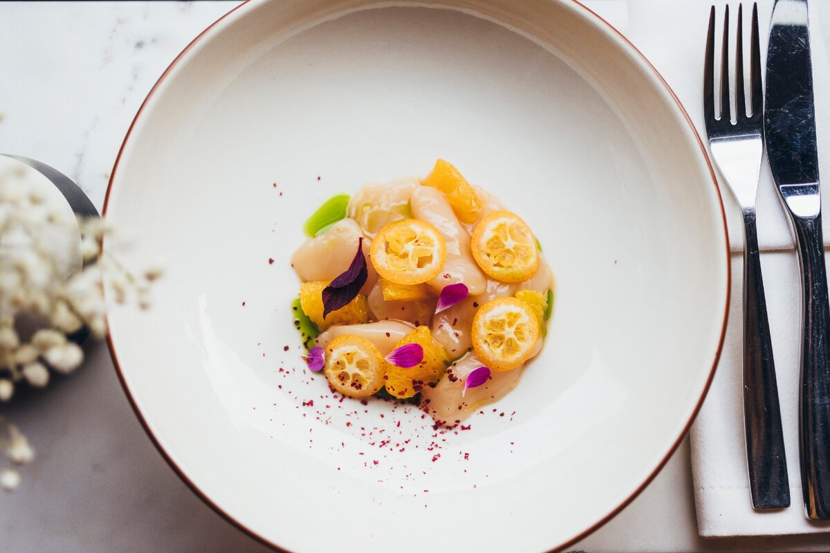 Гребешок, кумкват, апельсин