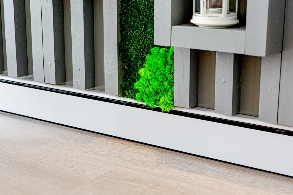 Теплый Плинтус прекрасно сочетается с интерьером квартиры