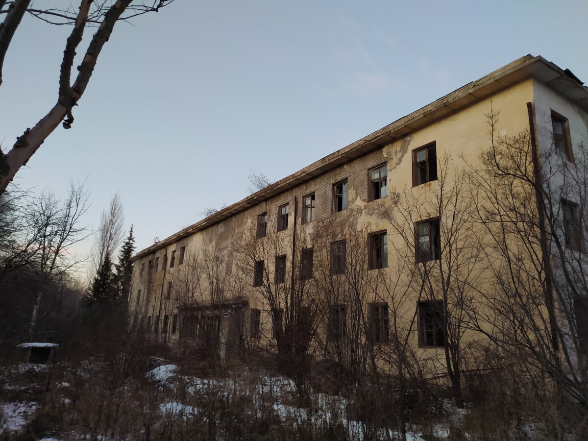 Симуха самара заброшка. Самарские заброшки. Заброшки октябрьска. Заброшенные здания в самаре. Самарские заброшки.