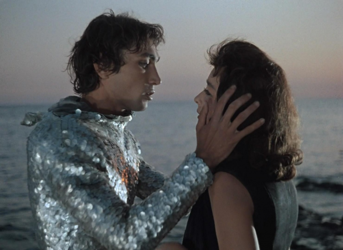 Кадры взяты из фильма.