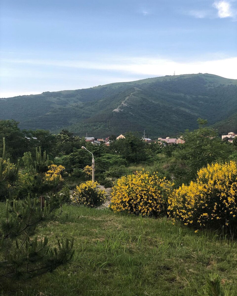 В Геленджике свежо весной и осенью, летом обычно очень жарко.
