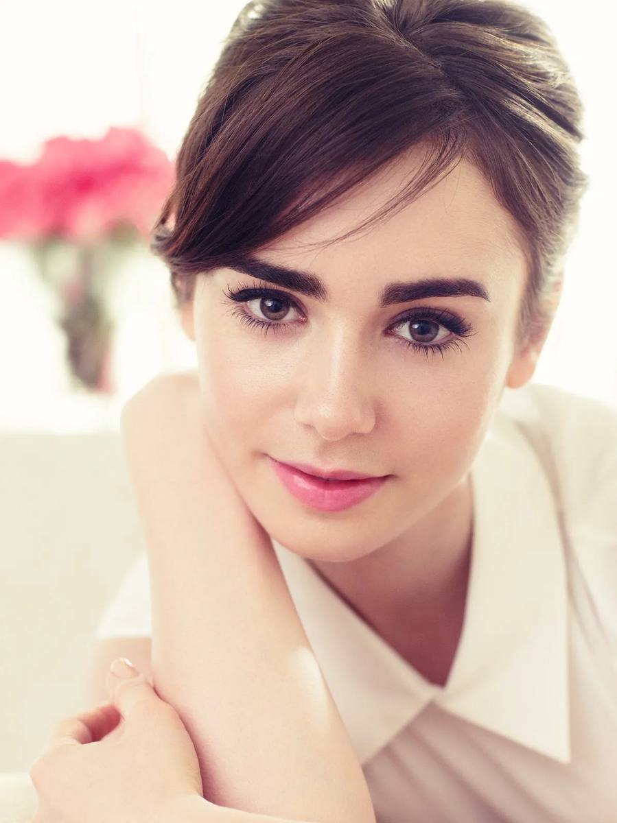 Лиля коллинз. Lily Collins.