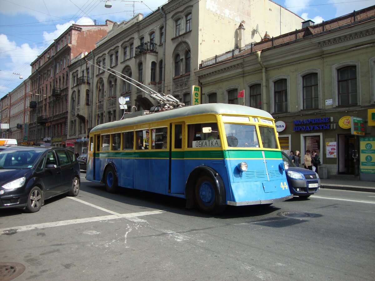 Троллейбус ЯТБ-1