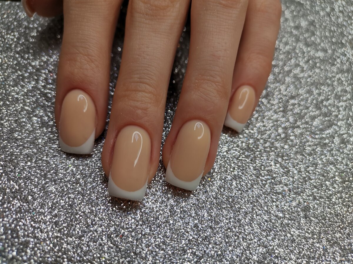 Маникюр аппаратный от Александры Сурковой 