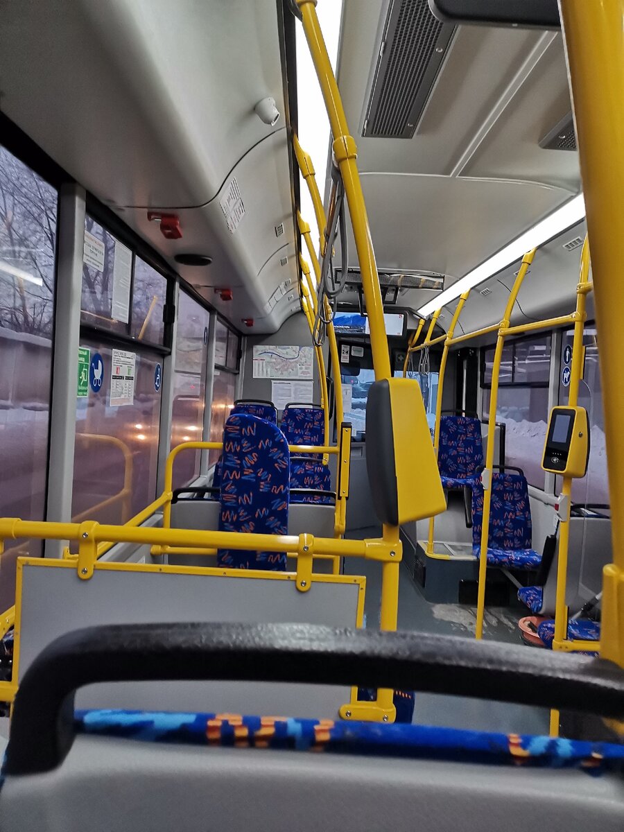 Вид изнутри автобуса