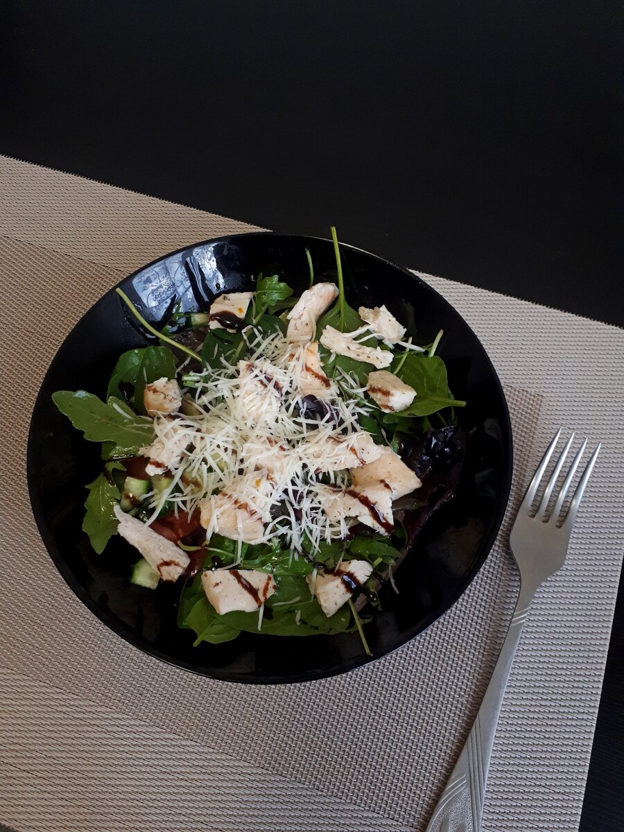 Салат с рукколой и шпинатом