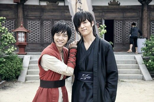 Ли Сын Ги и Чхве Джин Хек в дораме "Книга семьи Гу" - фотография из открытого источника