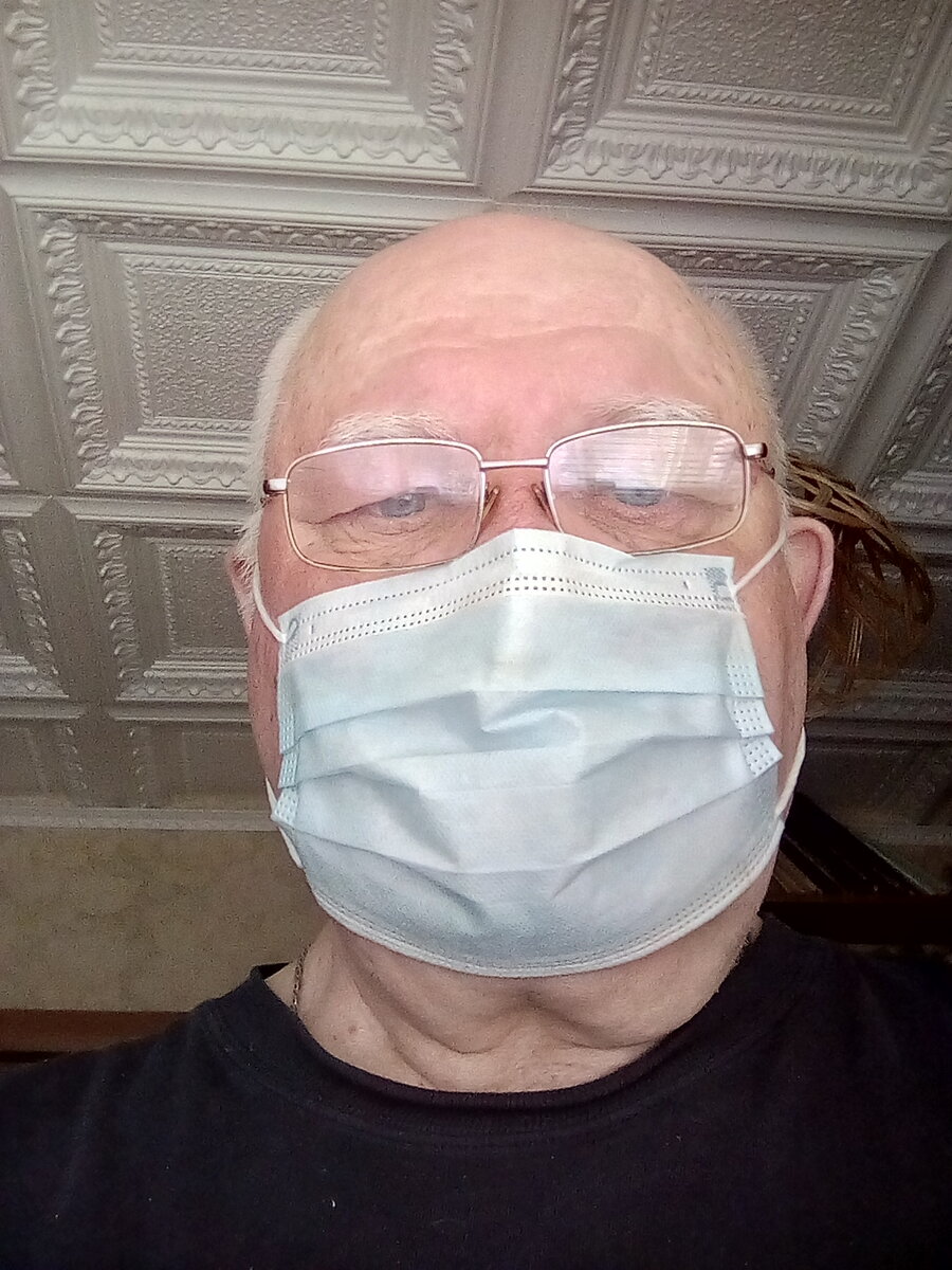 Пенсионер. Старше 70 лет.