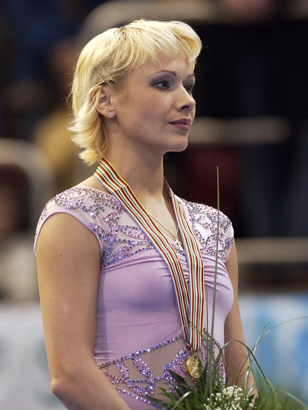 Мария бутырская на льду. Чемпионка мира по фигурному катанию мария бутырская. Фигуристка бутырская. Мария бутырская фигурное катание. Мария бутырская в купальнике.