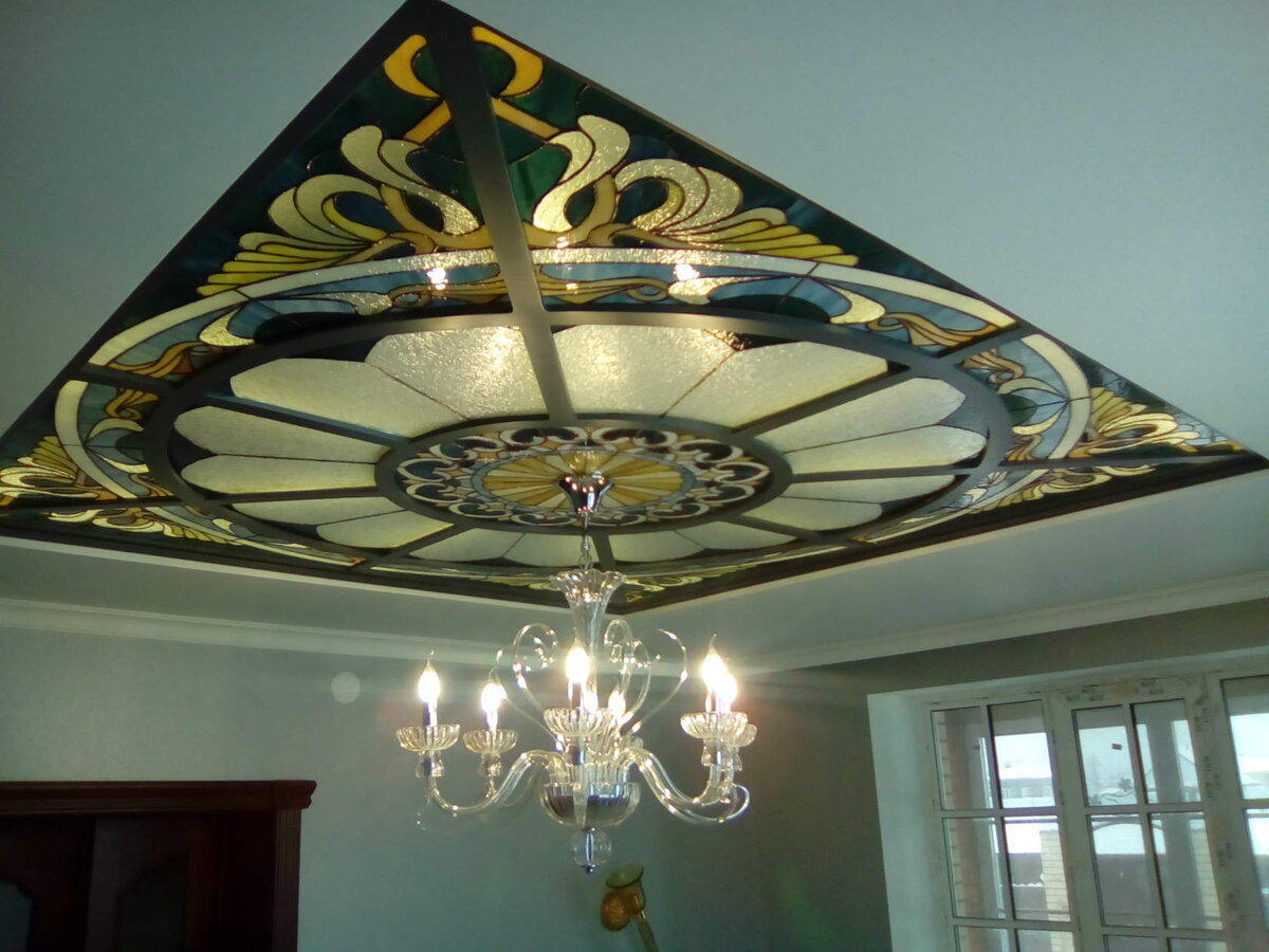 Витраж в технике Тиффани потолочный светильник. Витражная мастерская Сергея Х.