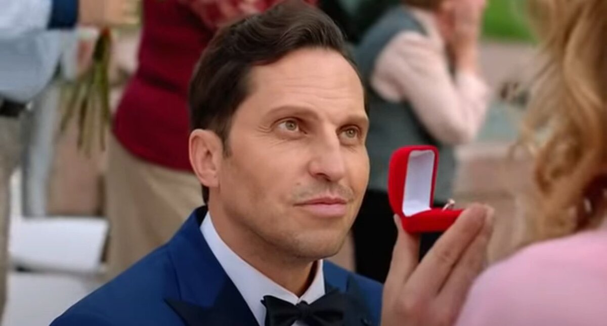 Александр Ревва. Кадр из кинофильма "Бабушка легкого поведения 2. Престарелые мстители", 2019 г., режиссер Марюс Вайсберг, сценаристы Саид Давдиев, Евгений Шелякин, Гаджи Атаев, композитор Брайан Карр. Скриншот кадра