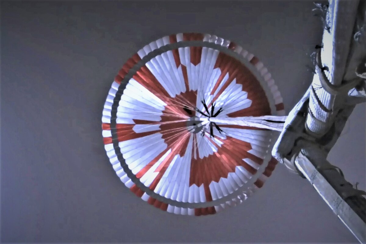 Сможете догадаться, что здесь написано? Если не хотите разгадывать читайте ниже