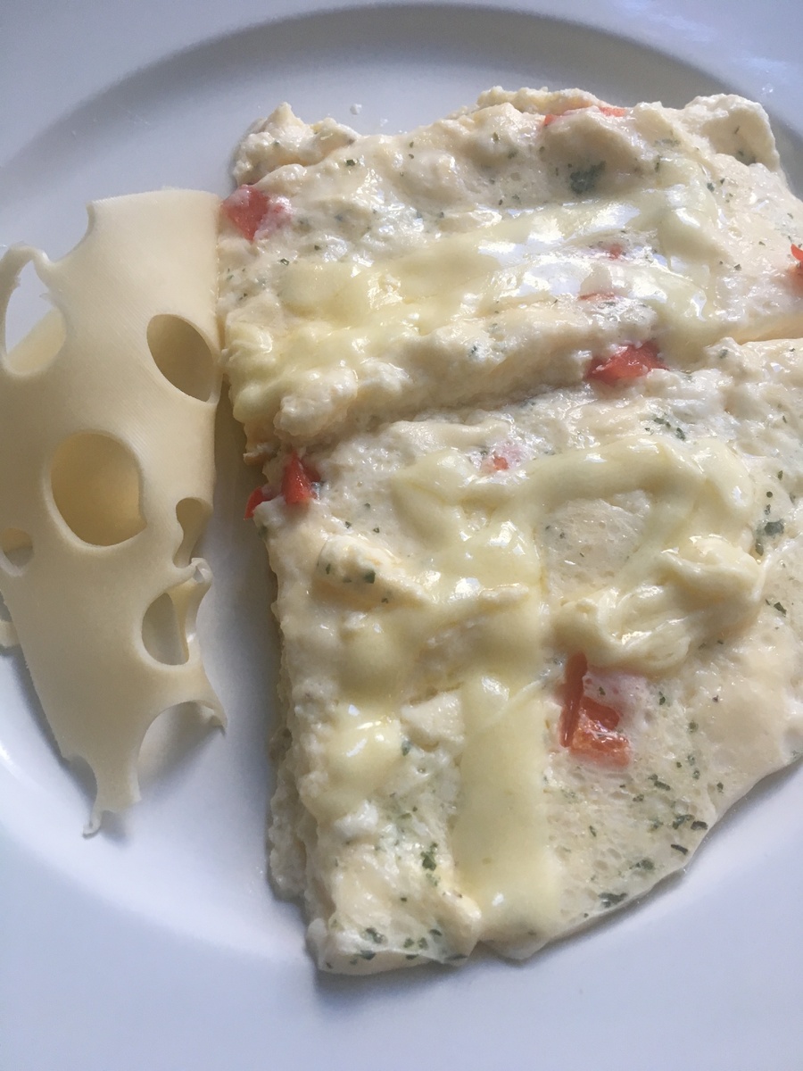 Омлет с паприкой и сыром