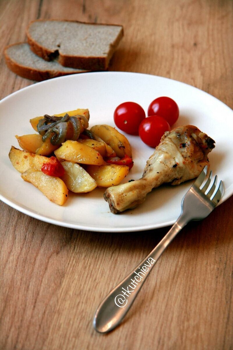 Куриная голень с овощами