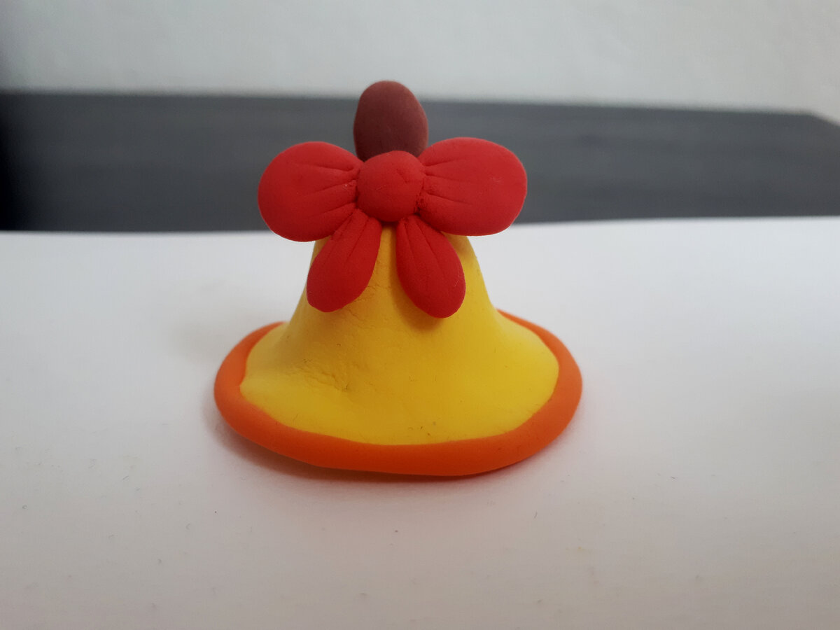 Колокольчик из пластилина