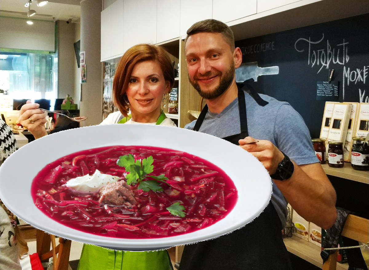 С супругой и горяченным борщом!