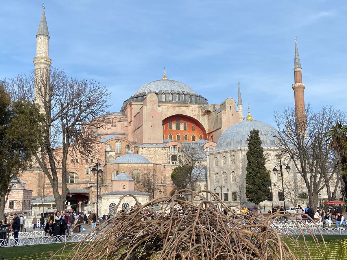 Вид на Айа-Софию весной l Личное фото