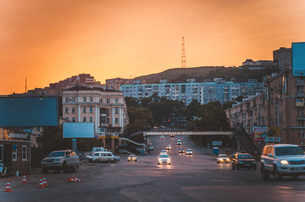 Владивосток луговая. Площадь Луговая Владивосток. Владивосток 2003 Луговая. Владивосток площадь Луговая 2003 год. Площадь Луговая Владивосток 1995.