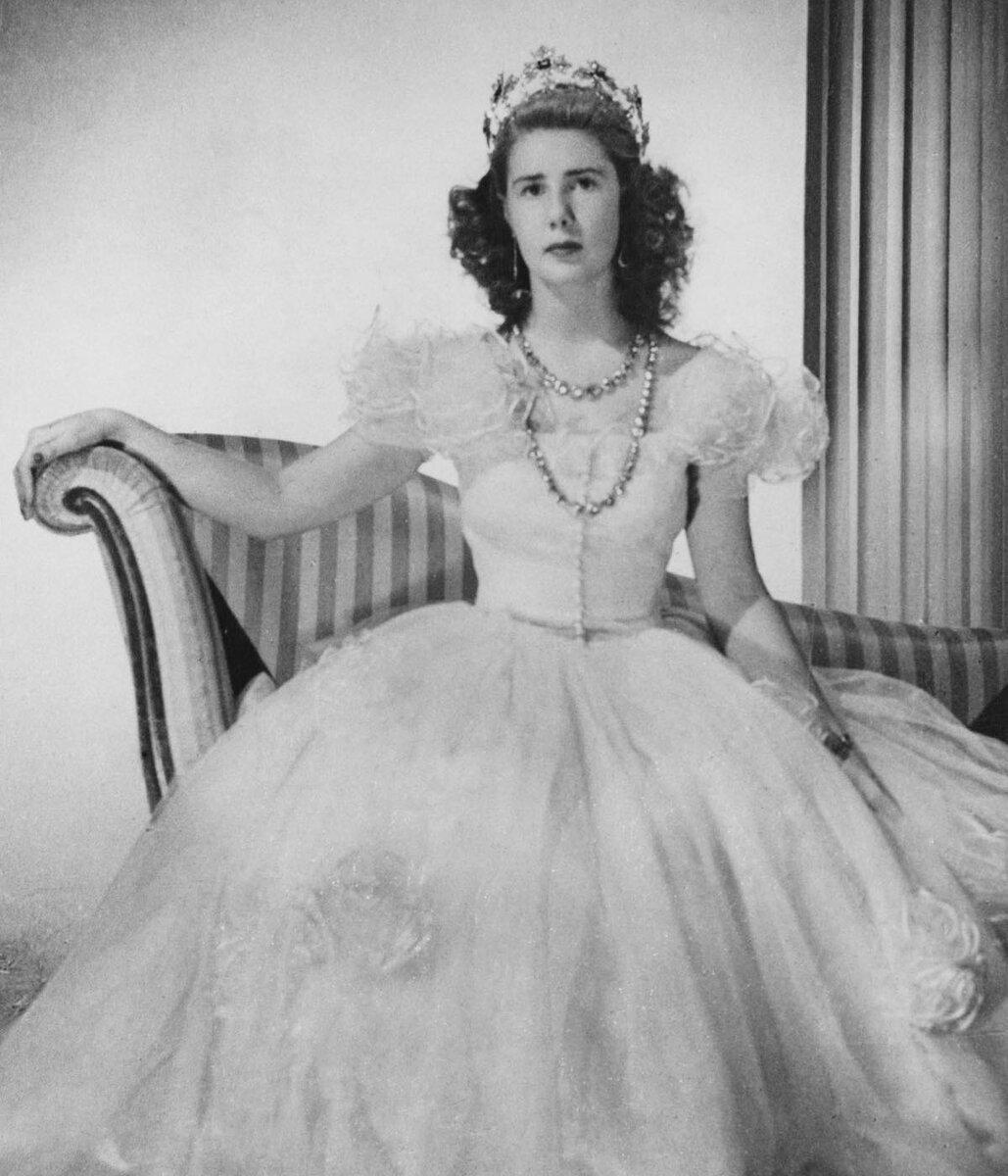 Юная Каэтана