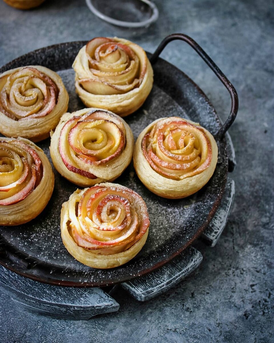 Розы с яблоком: слоёная выпечка | Вкусная жизнь | Канал о еде | Дзен