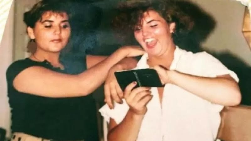 Мишель Крус Уайт с сестрой Джанель незадолго до ее убийства