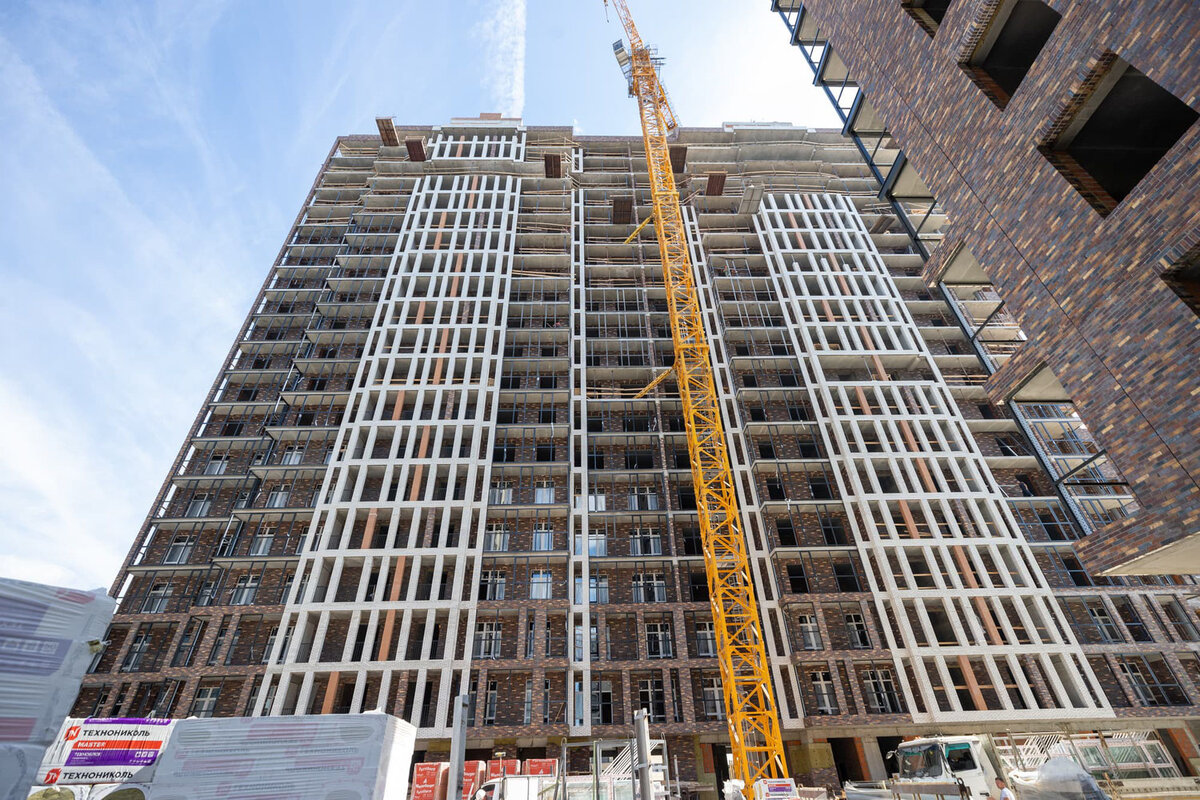 Приступили к благоустройству территории. Подробный фотоотчет с хода строительства можно увидеть на smu88.group 