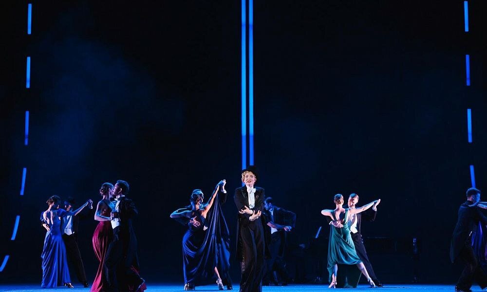 Классный мюзикл выпускной. Три товарища спектакль современник. Состав мюзикла. Три товарища театр театр пермь. Пермский театр театр фонари автор.