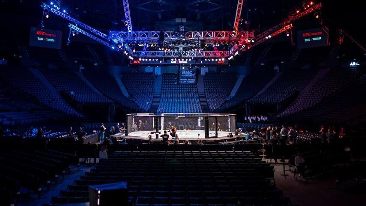    Октагон UFC© UFC Russia