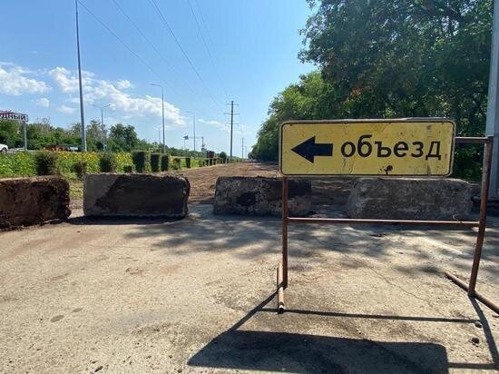     Единственную дорогу в поселок, которая шла через соседний Пригородный, перекрыли