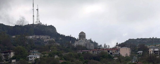 Азербайджан варварски переделывает символ армянского Шуши — церковь Святого Христа Всеспасителя Казанчецоц, с которого снесён шатёр купола, бывший высотной доминантой города.