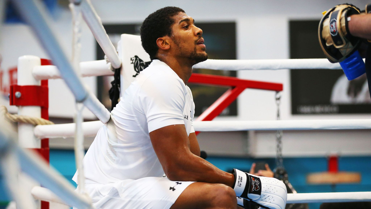 Британский экс-чемпион мира в супертяжелом весе по версиям (WBA, WBO и IBF) - Энтони Джошуа