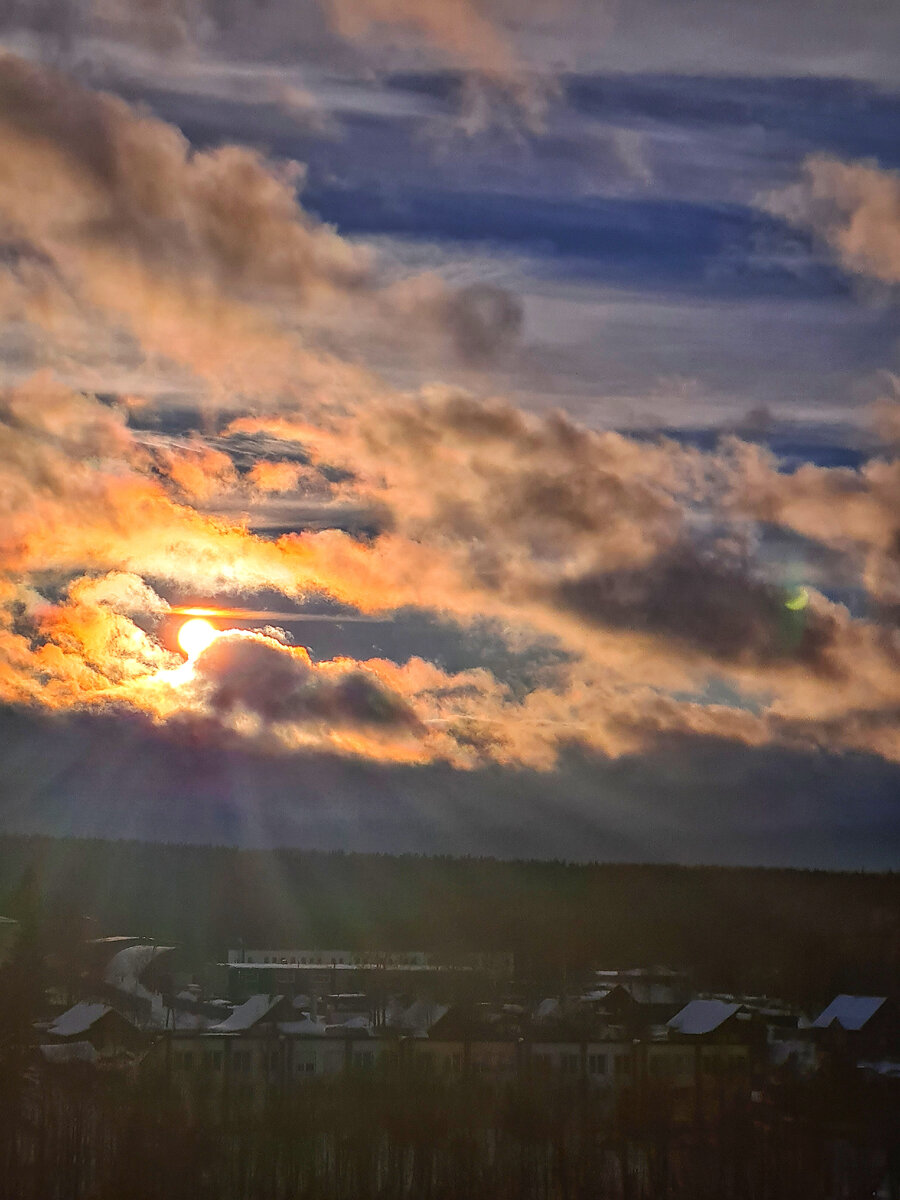 Закат над карельской столицей