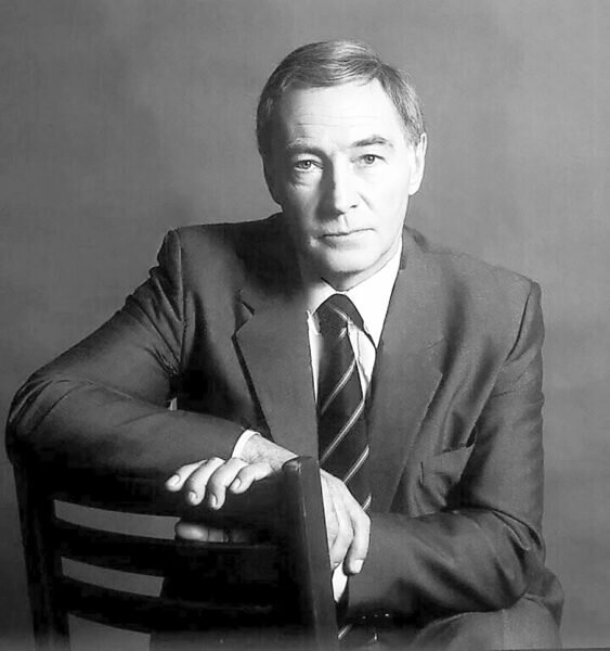    Его амплуа не сводится к образу идеального мужчины