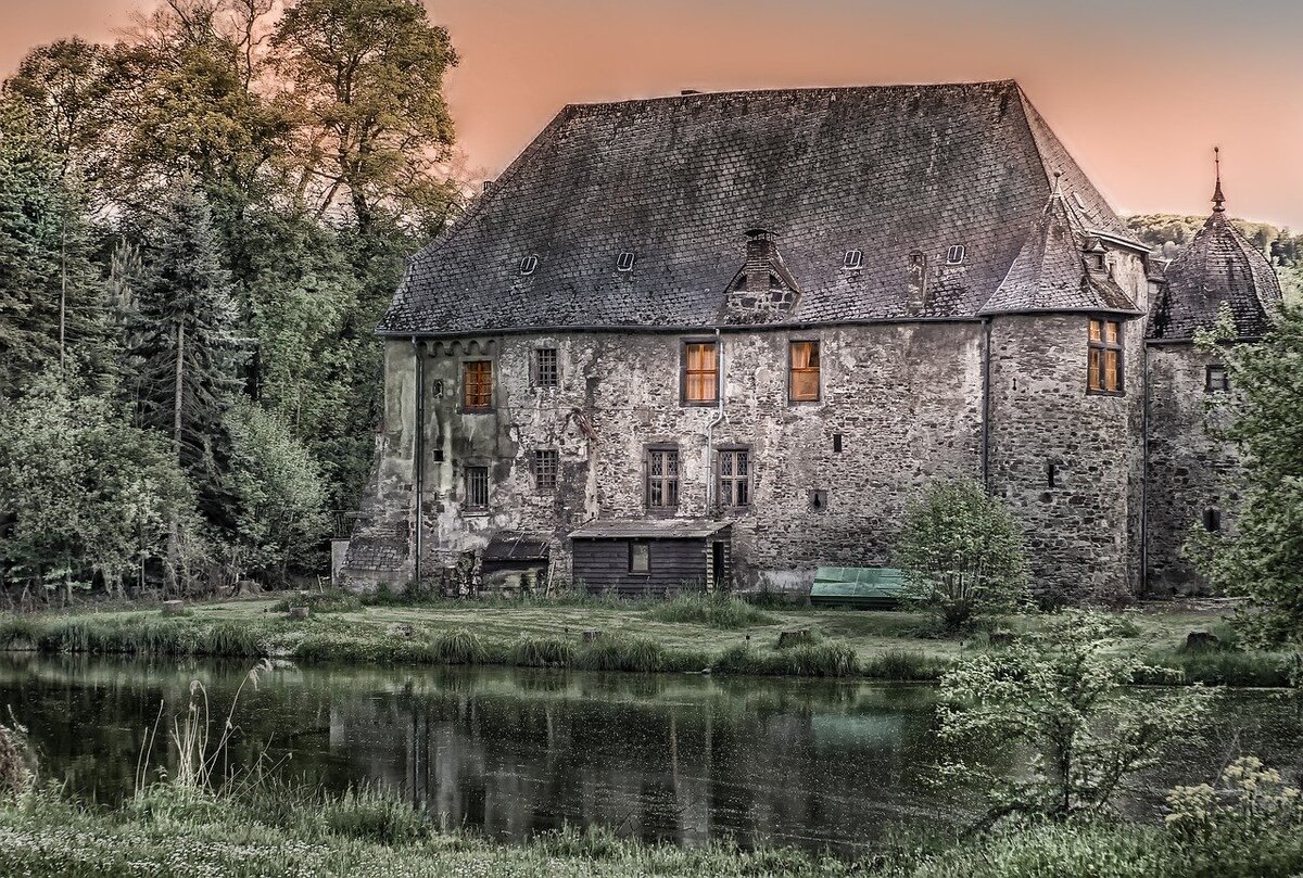 https://pixabay.com/