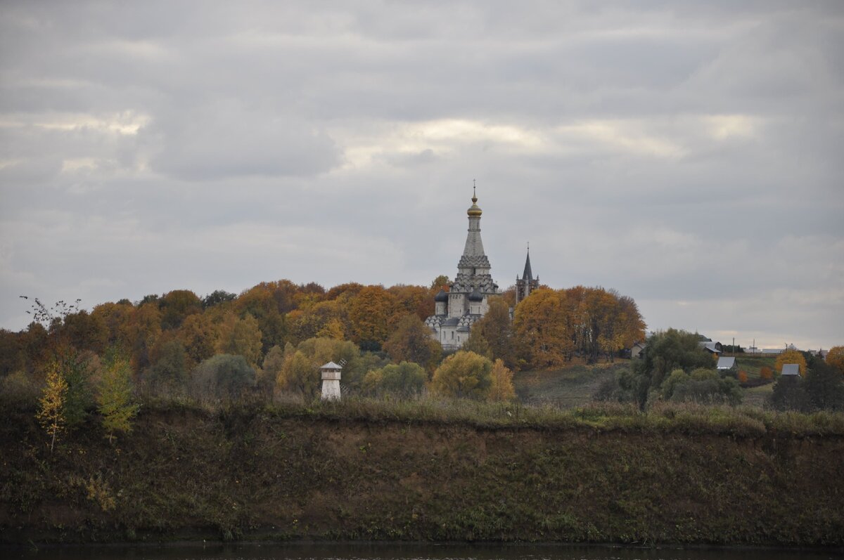 Храм Преображения Господня в селе остров